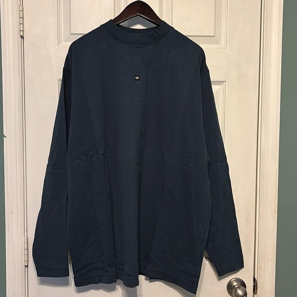 GAP Yeezy top - Picture 1 of 4